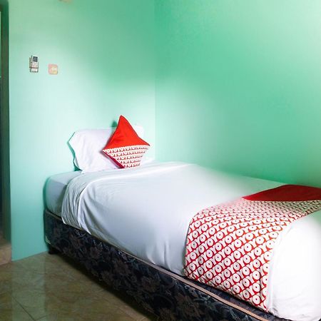 Oyo 3095 Semarapura Homestay Makassar Kültér fotó