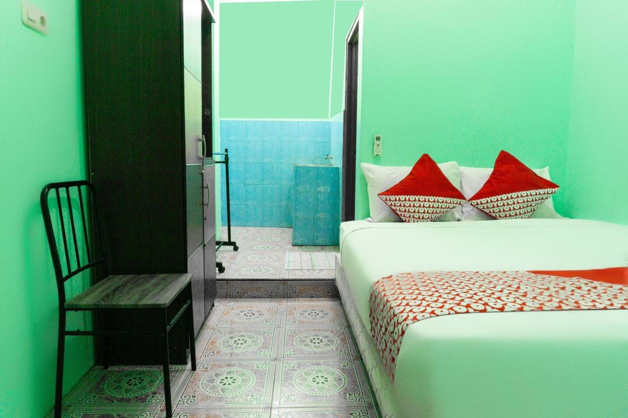 Oyo 3095 Semarapura Homestay Makassar Kültér fotó