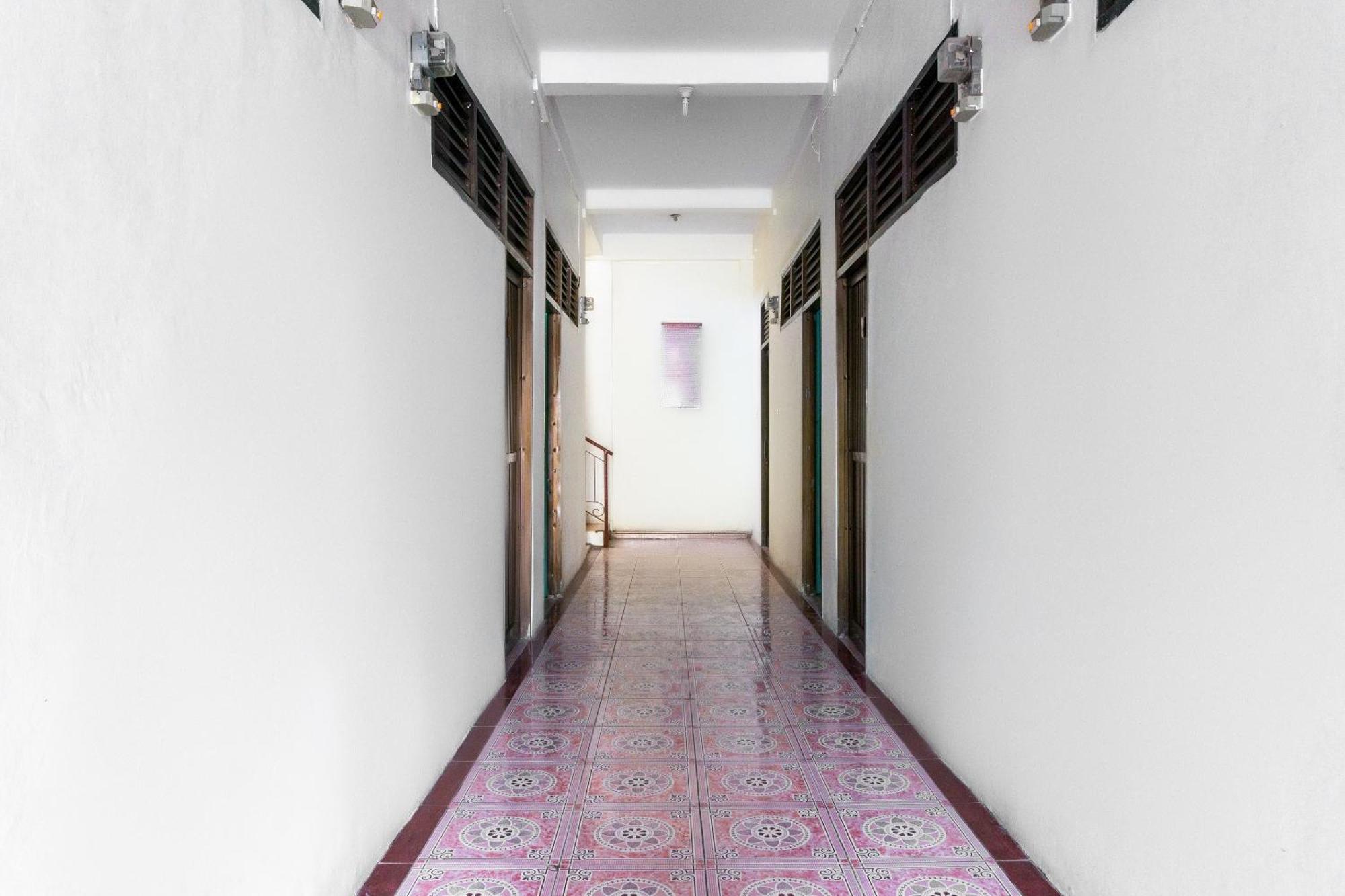 Oyo 3095 Semarapura Homestay Makassar Kültér fotó